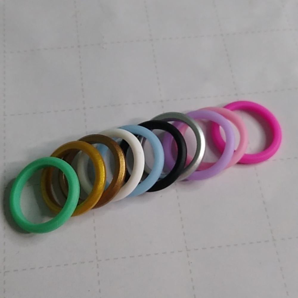 (4/$20🔥)#225 10 Piece Silicone Ring Set size 7 Or 8